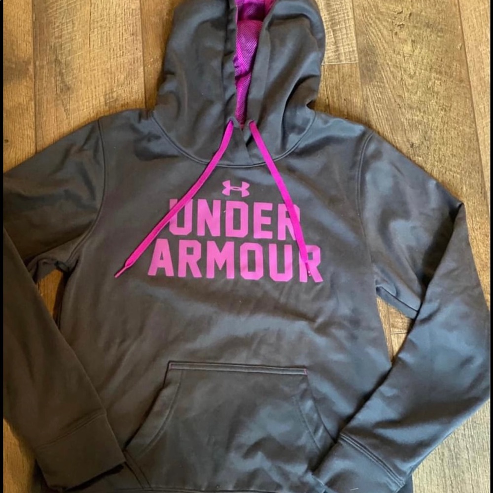 Women’s medium underarmour hoodie